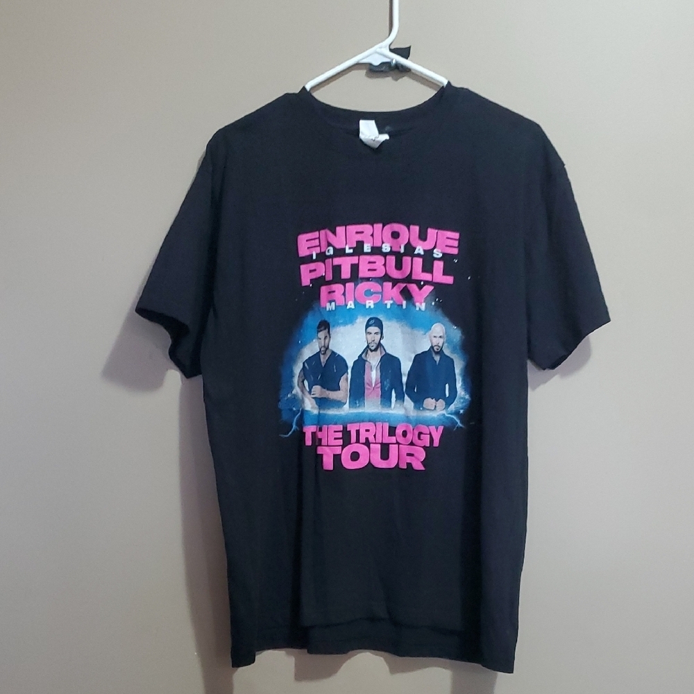 Enrique Iglesias Putbull Ricky Martin Black Graphic Men's T-Shirt Size L